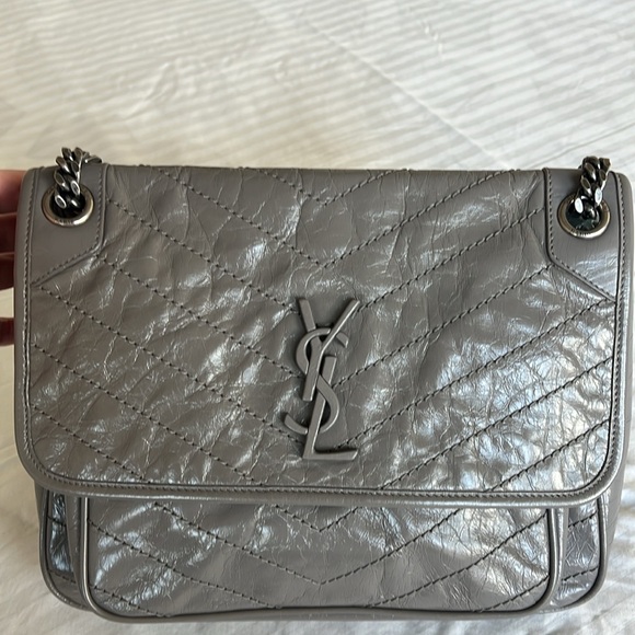 Like New YSL Niki Medium Bag Color Fog - Picture 10 of 17